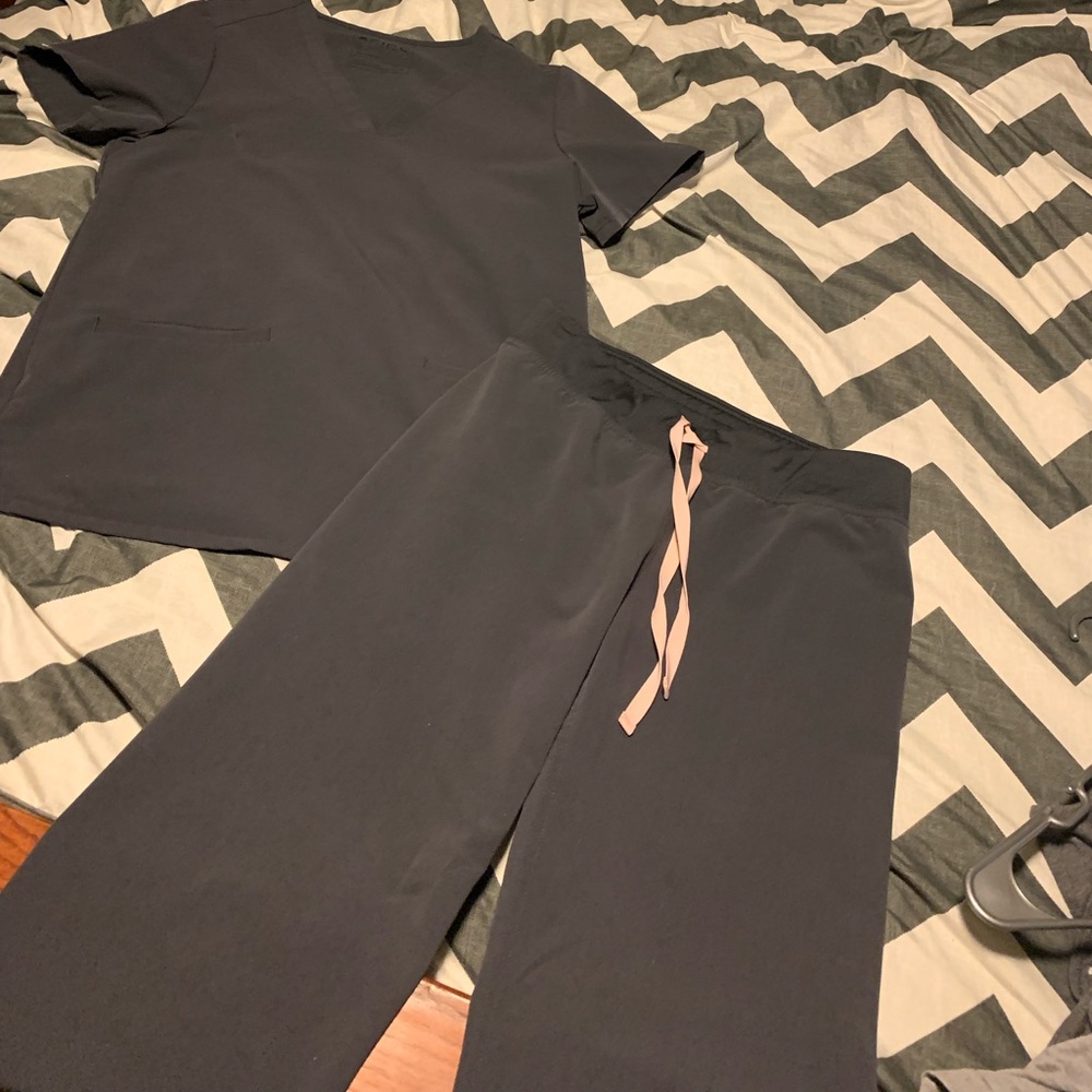 FIGS scrubs - charcoal grey